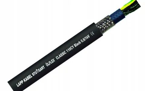 Czarny kabel ÖLFLEX CLASSIC 110CY z oplotem, widoczne żyły w izolacji. LAPP KABEL STUTTGART.